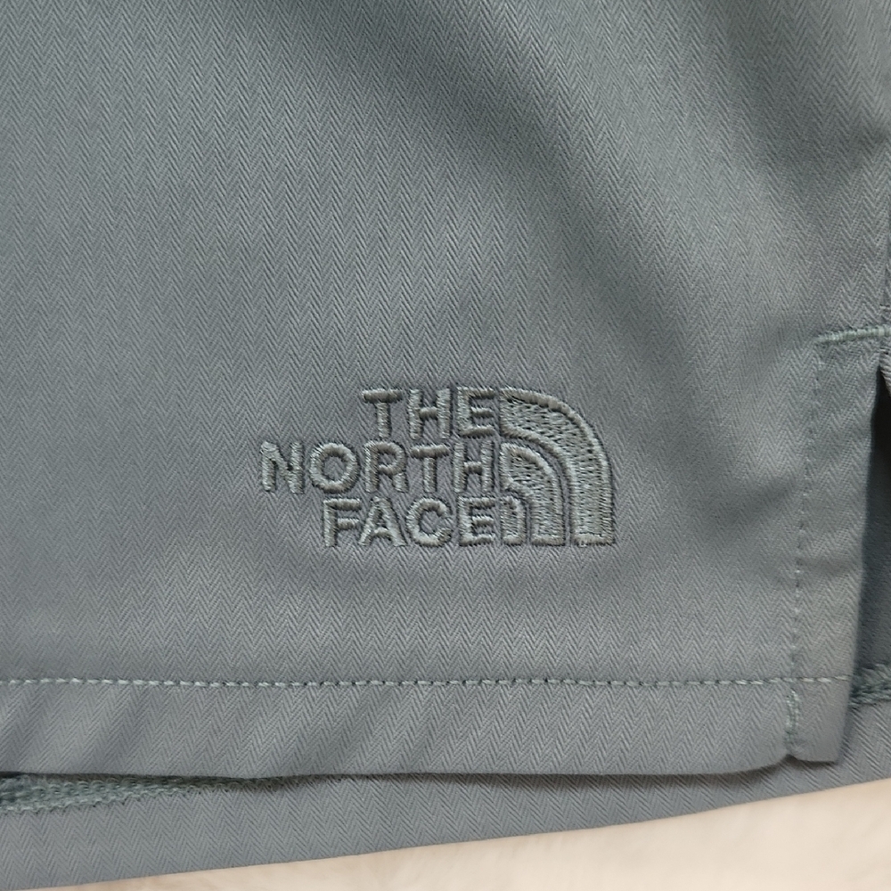 The North Face Women's Shorts NWOT - Picture 2 of 5